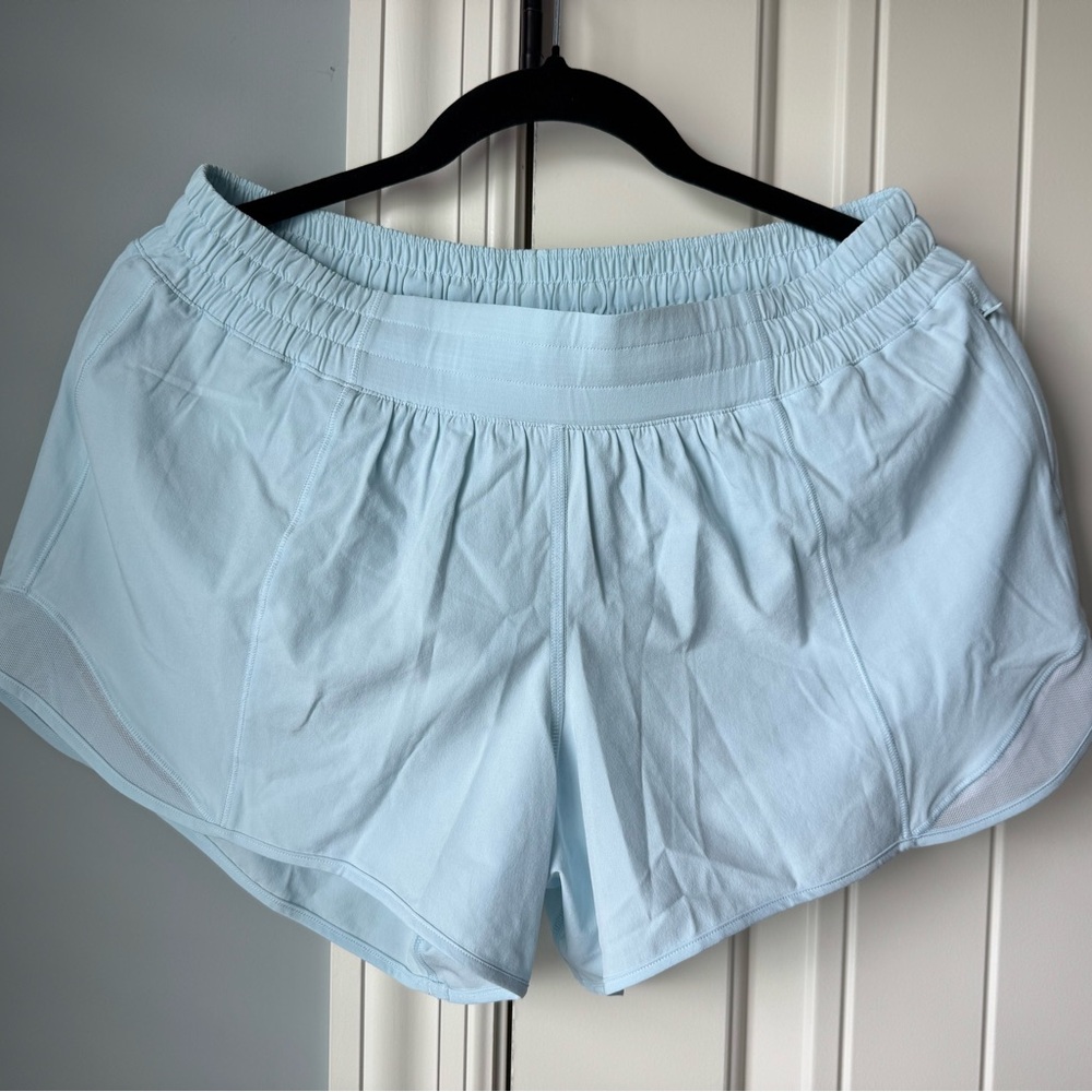 Lululemon Hotty-Hot low rise 4” size 10